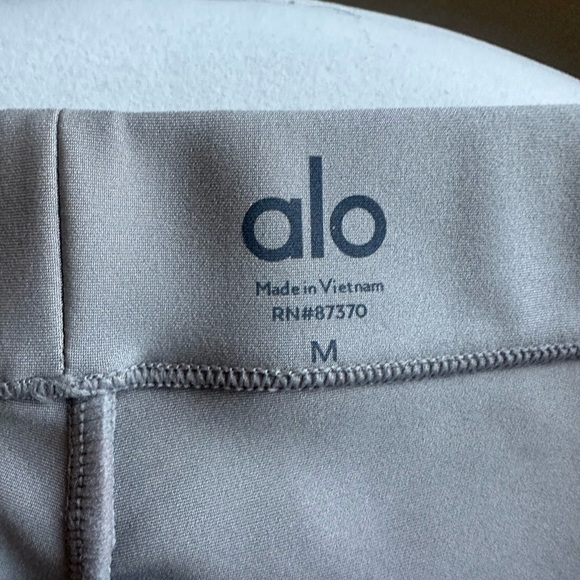 Alo Airlift 4 Pocket Pant Beige, Medium - Picture 3 of 3